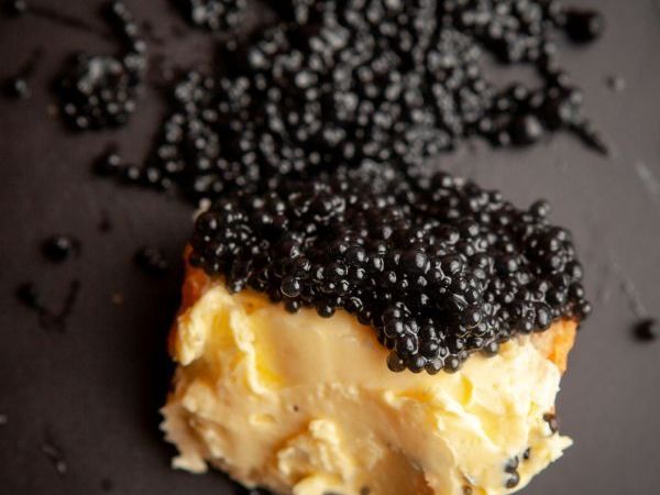 buy-premium-caviar-online-perfect-gift-wnf-caviar-heritage