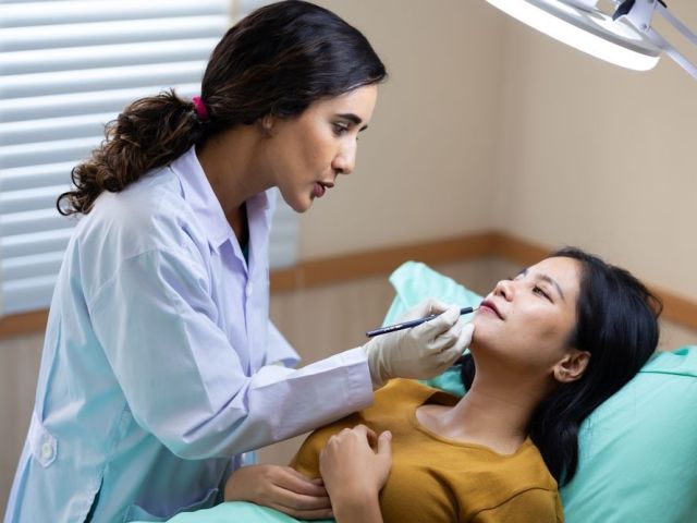 non-surgical-facelift-in-dubai-for-natural-face-tightening