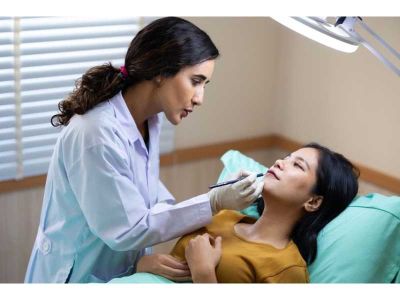 non-surgical-facelift-in-dubai-for-natural-face-tightening-small-0