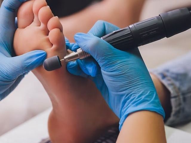 mens-pedicure-services-in-al-ain