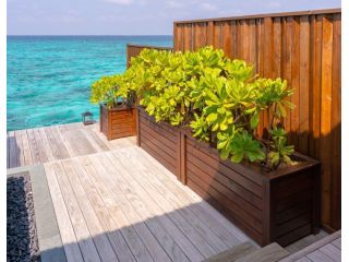 outdoor-timber-decking-in-uae-small-0