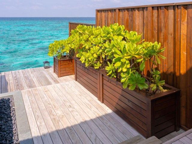 outdoor-timber-decking-in-uae