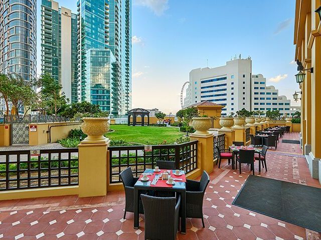 spacious-luxury-living-at-the-penthouse-suite-ramada-jbr