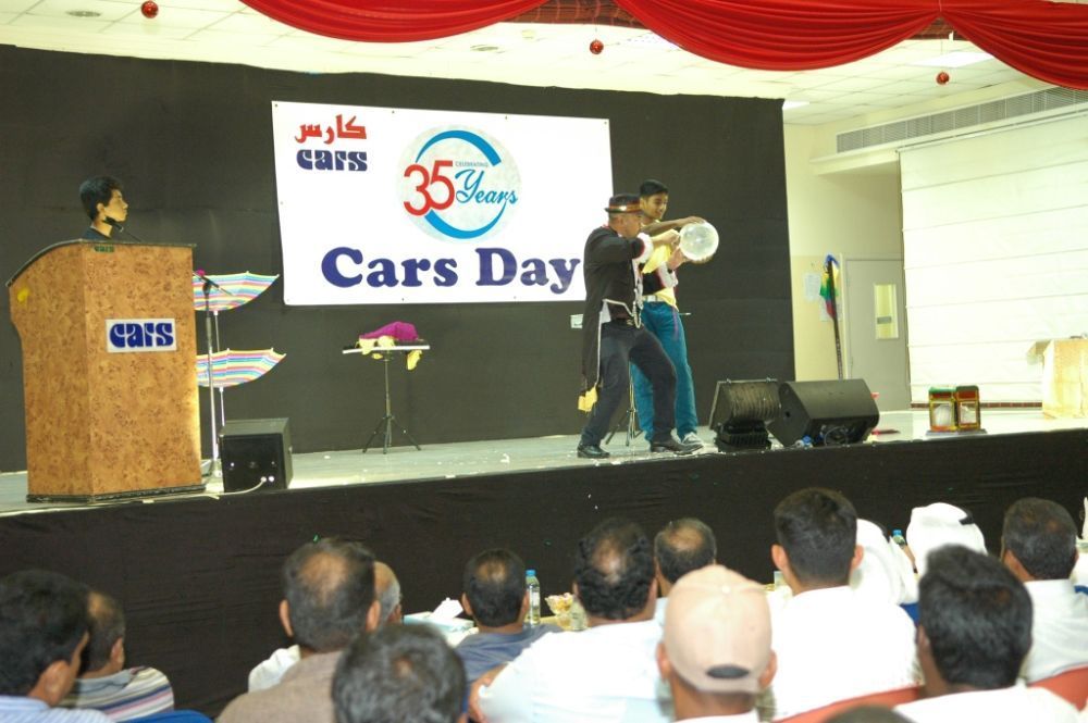 hire-stage-magician-dubai-for-weddings-parties-big-0