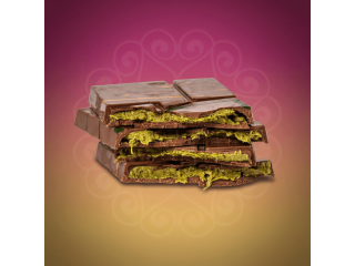 pistachio-kunafa-in-milk-chocolate-dubai-inspired-chocolate-bar-small-1