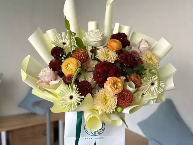 buy-flowers-online-in-uae-fresh-bouquets-by-petalscape