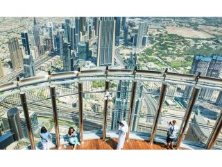 book-burj-khalifa-148th-floor-tickets-for-premium-dubai-views-small-0