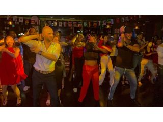 salsa-classes-in-dubai-master-the-art-of-latin-dance-small-0