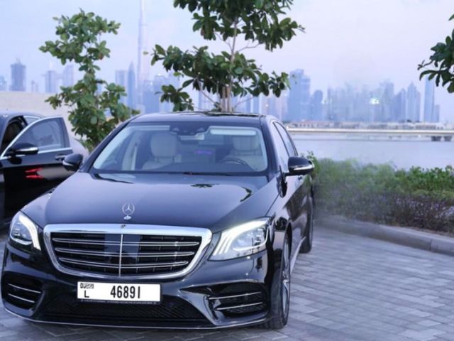 chauffeur-driven-group-rides-for-corporate-events
