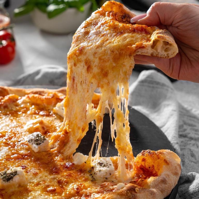 best-pizza-in-dubai-wood-fired-italian-pizza-delivery-dine-in-big-1