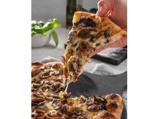 best-pizza-in-dubai-wood-fired-italian-pizza-delivery-dine-in-small-4