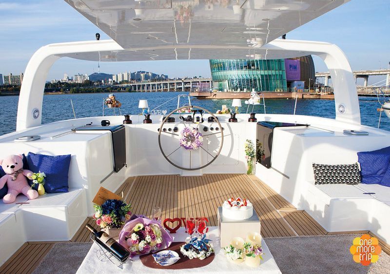 luxury-yacht-rental-dubai-gunayydin-yachts-big-0
