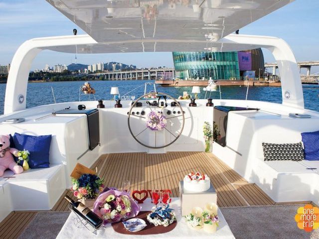 luxury-yacht-rental-dubai-gunayydin-yachts