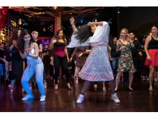 rueda-classes-in-uae-for-fun-and-social-dance-sessions-small-0