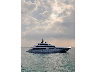 yacht-for-rental-in-dubai-gunayydin-small-0