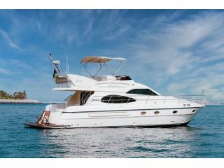best-private-yacht-rental-in-dubai-gunayydin-yachts-small-0