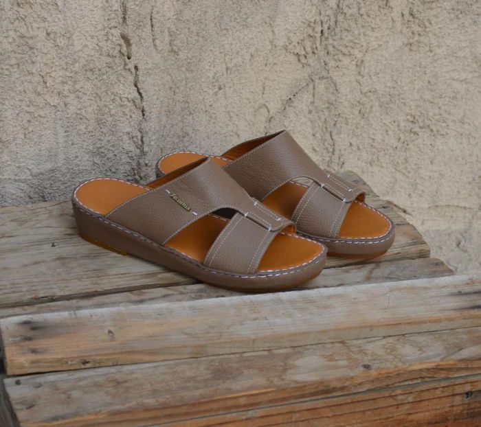 custom-footwear-manufacturer-uae-for-premium-arabic-sandals-big-0