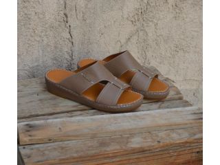 custom-footwear-manufacturer-uae-for-premium-arabic-sandals-small-0