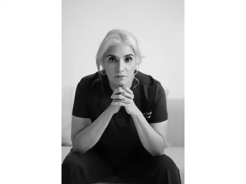 female-plastic-surgeon-in-dubai-plasticsurgerybydrpunam-small-0