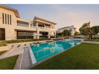interior-fit-out-contractor-dubai-la-sorogeeka-small-0