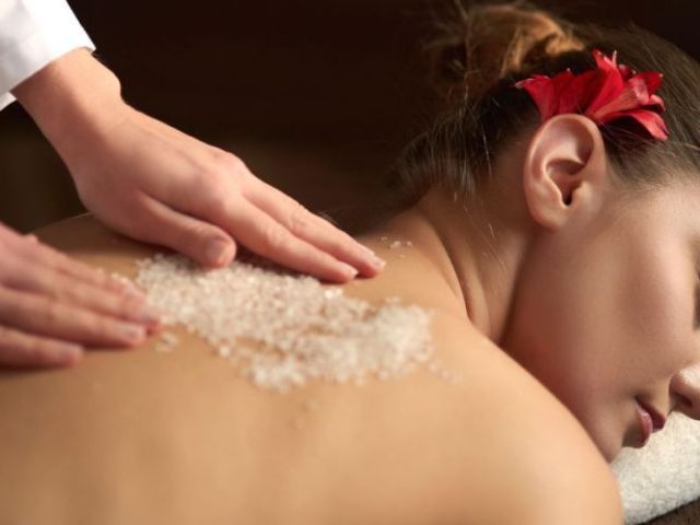 rejuvenating-body-wraps-scrubs-in-dubai