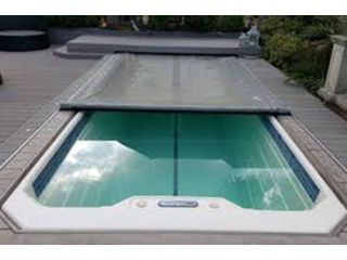 swimming-pool-covers-durable-custom-pool-protection-small-0