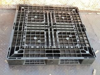 plastic-pallets-0555450341-dubai-small-0