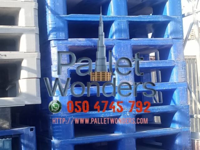 wooden-0555450341-pallets