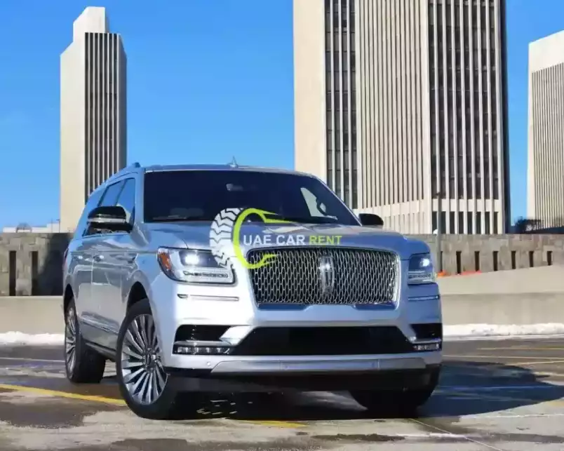 premium-lincoln-chauffeur-travel-in-dubai-abu-dhabi