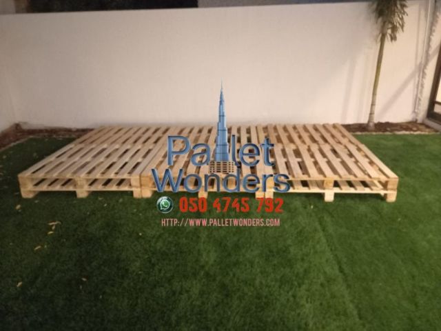 0555450341-wooden-pallets