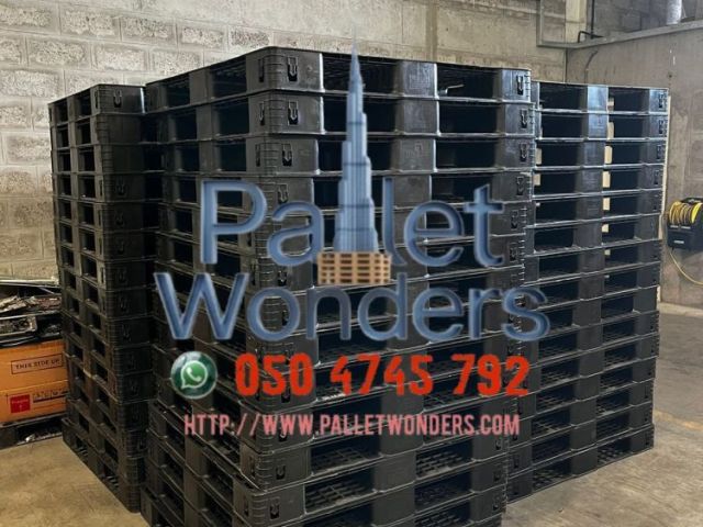 wooden-0555450341-pallets