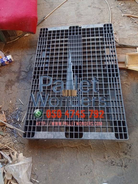 plastic-0555450341-pallets-big-1