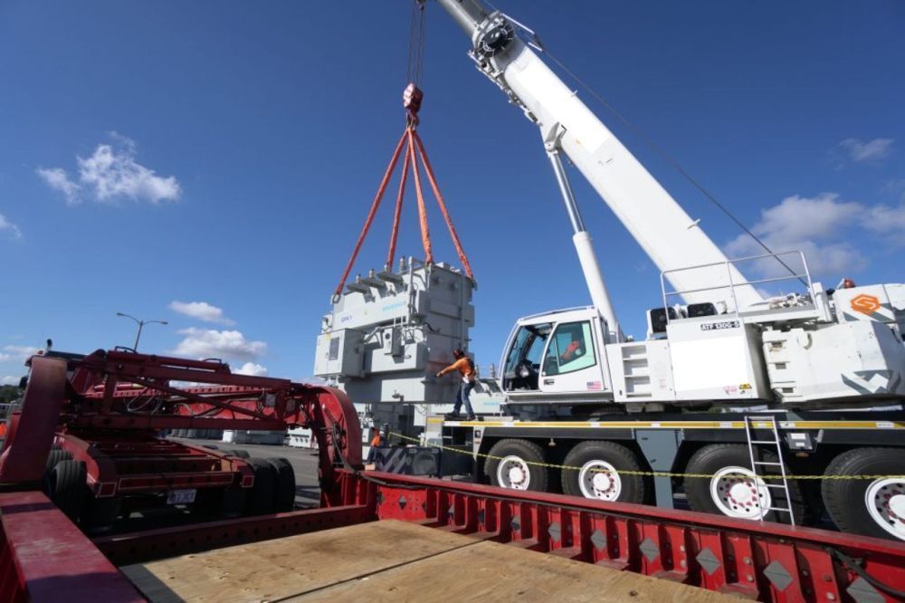 heavy-equipment-rental-services-in-abu-dhabi-uae-big-0