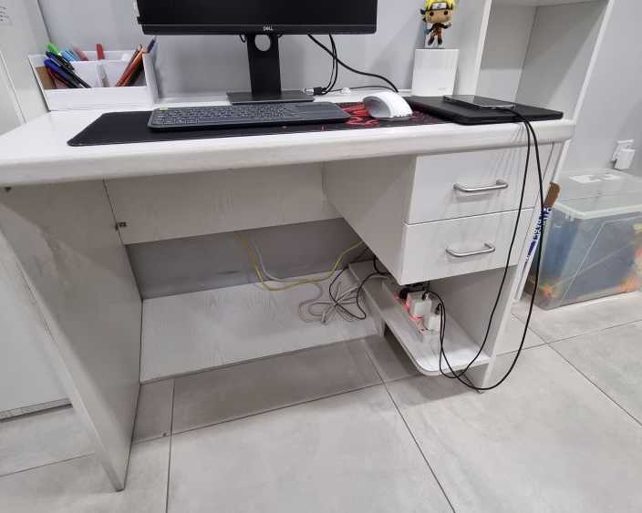 study-tables-with-gaming-chair