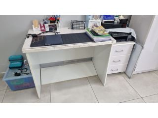 study-tables-with-gaming-chair-small-1
