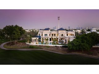 lsi-la-sorogeeka-interiors-creates-luxury-interior-spaces-small-0