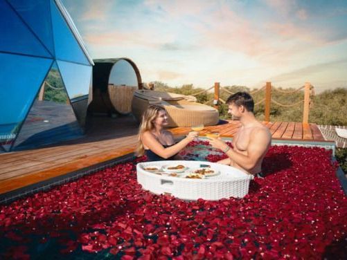 best-resorts-for-honeymoons-dubai-beach-resort-in-dubai