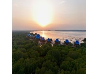 unique-places-to-stay-in-dubai-travel-places-in-dubai-small-0