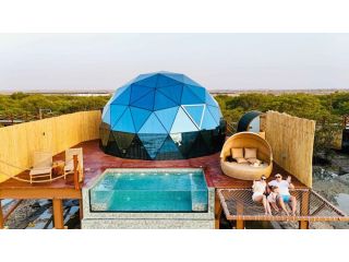 mangrove-beach-resort-in-umm-al-quwain-luxeglamp-small-1