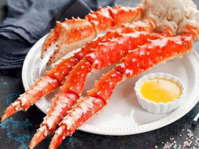 buy-premium-red-king-crab-cooked-sections-frozen