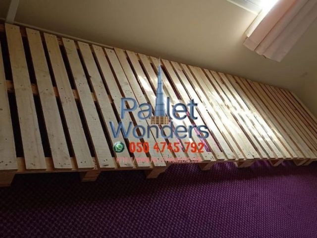 0507330544-wooden-pallets