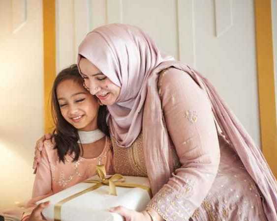 premium-eid-gift-delivery-dubai-at-gifts-habibi