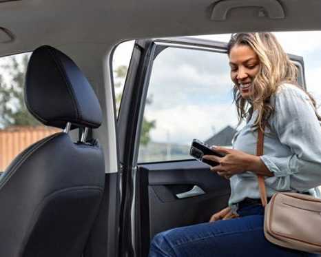 uber-clone-vs-custom-ride-hailing-app-uae-mobility-infotech