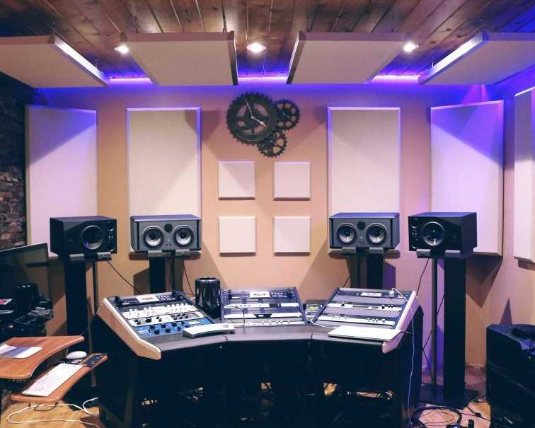 experience-professional-audio-production-with-alphacast-studios