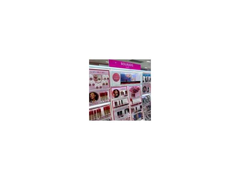 retail-fit-out-company-in-dubai-small-0