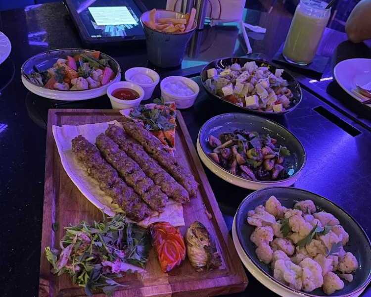 best-family-restaurent-in-dubai-at-kuku-restaurant-and-lounge
