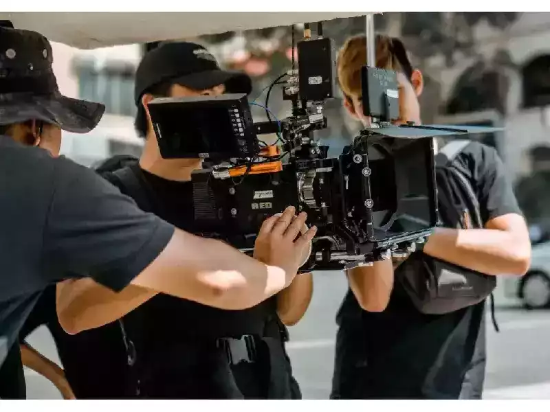 dubai-film-permit-fast-approval-services-small-0