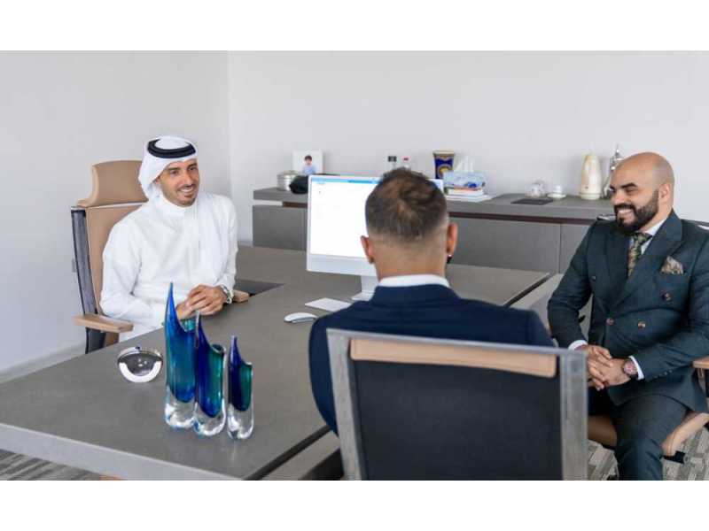 expert-lawyers-in-dubai-hussain-lootah-associates-since-1997-small-0