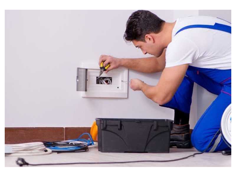 experienced-electrical-contractors-in-abu-dhabi-small-0