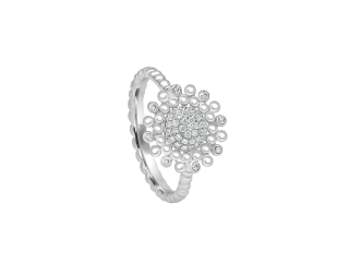 Elevate your style with the Heritage Diamond Ring